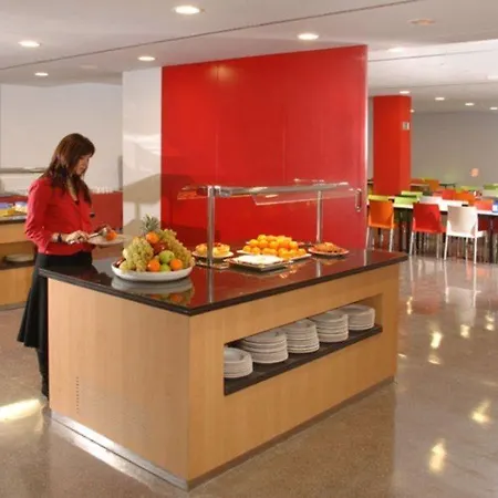 Agora Bcn. Residencia Universitaria Internacional * Barcelona