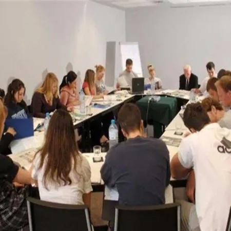 Agora Bcn. Residencia Universitaria Internacional *