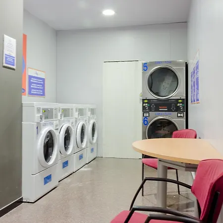 Agora Bcn. Residencia Universitaria Internacional * Barcelona