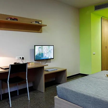 Apartment Agora Bcn. Residencia Universitaria Internacional *